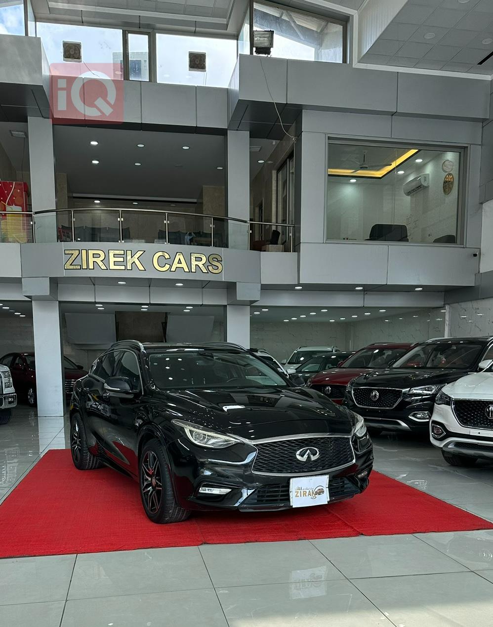 Infiniti Q30